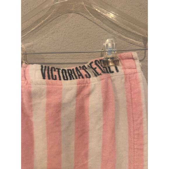 Victoria’s Secret Women’s Beach Towel Wrap - Picture 2 of 3